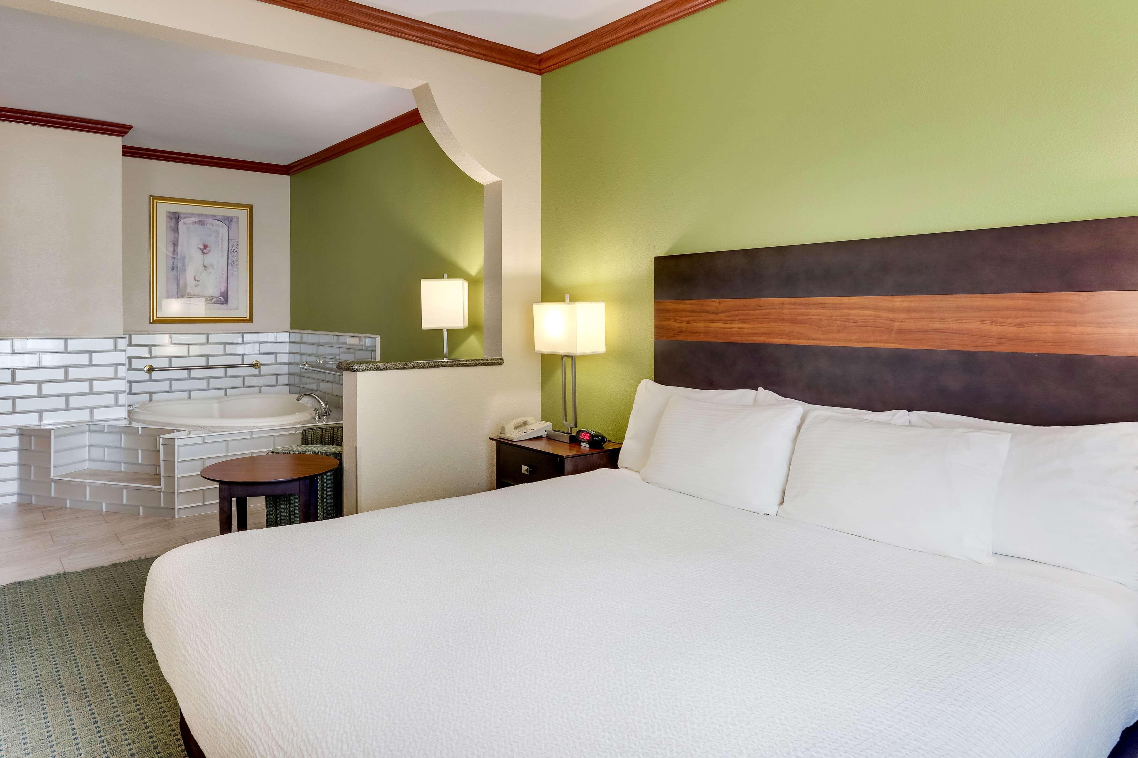 Comfort Inn & Suites Waco Extérieur photo